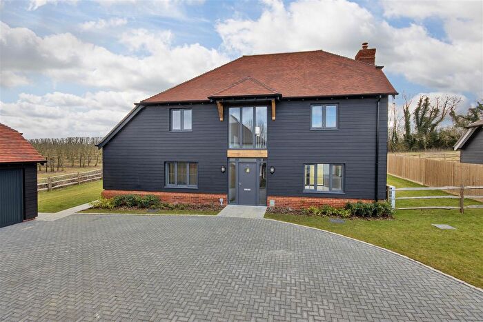 4 Bedroom Detached House For Sale In New Road, Egerton, Ashford, TN27