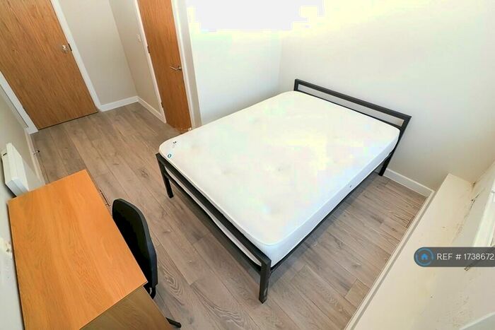 Studio To Rent In Colonnade House, Bradford, BD1