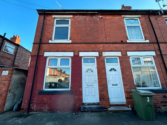 2 Bedroom End Of Terrace House To Rent In Lonsdale Road, NG7