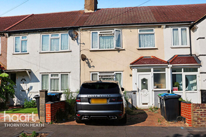 3 Bedroom Terraced House For Sale In Thornton Avenue, Croydon, CR0