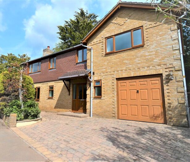 4 Bedroom Detached House To Rent In Lower Spinney, Warsash, Southampton, SO31