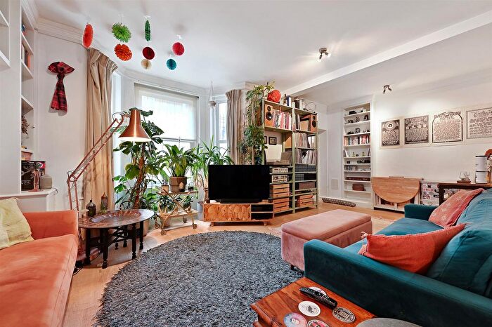 2 Bedroom Flat To Rent In Milson Road, London, W14