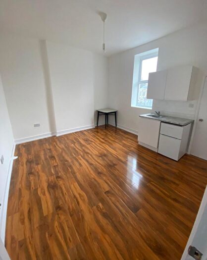 Studio To Rent In Room Hoe Street, E17