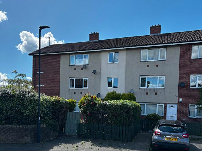2 Bedroom Flat For Sale In Pennine Way, Longbenton, Newcastle Upon Tyne, NE12