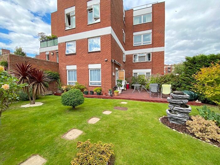 3 Bedroom Flat To Rent In Canrobert Street, London, E2