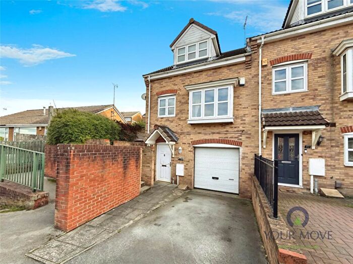 2 Bedroom End Of Terrace House For Sale In Cromford Road, Kirkby-in-Ashfield, Nottingham, Nottinghamshire, NG17