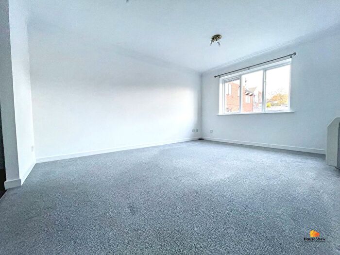 1 Bedroom Flat To Rent In Totteridge Avenue, Sovereign Court Totteridge Avenue, HP13