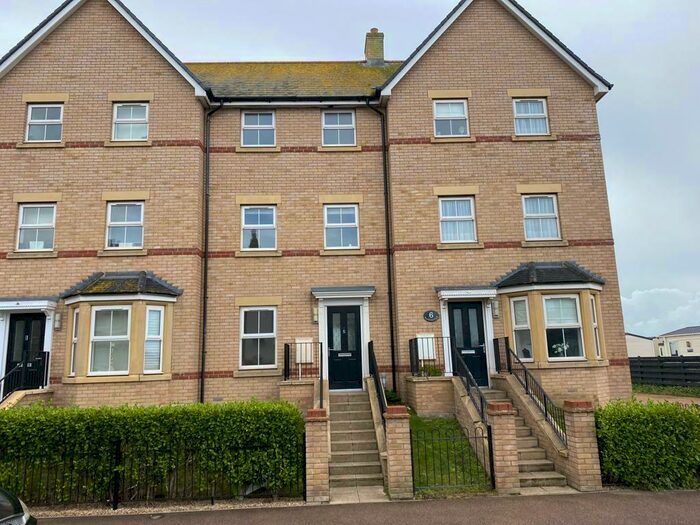4 Bedroom Town House To Rent In Sandhills, Manor Terrace, Felixstowe, IP11