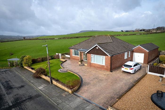 3 Bedroom Bungalow For Sale In Falshaw Drive, Bury, Greater Manchester, BL9
