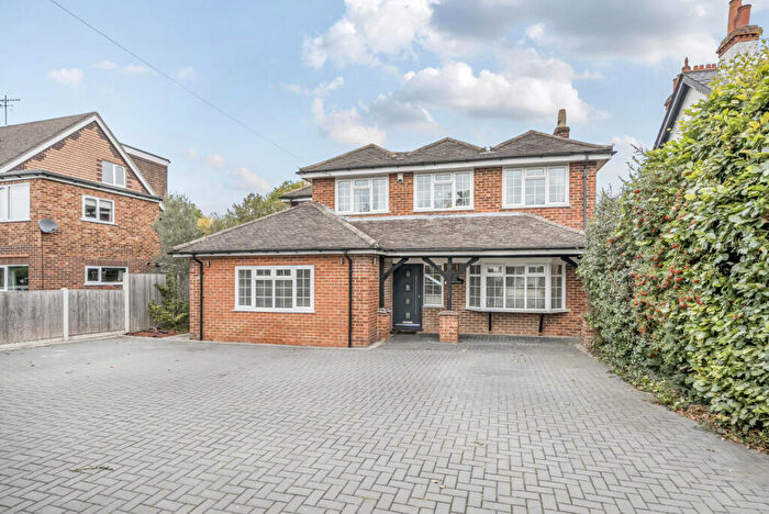 5 Bedroom Detached House For Sale In Reading Road, Woodley, Reading, Berkshire, RG5