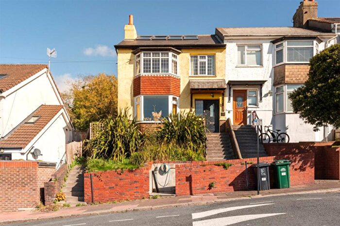4 Bedroom End Of Terrace House For Sale In Carlyle Avenue, Brighton, BN2