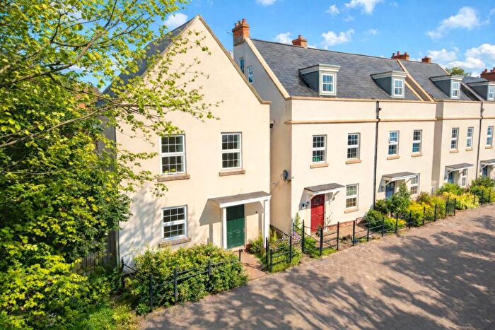 3 Bedroom Detached House For Sale In Seabrook Orchards, Exeter, EX2