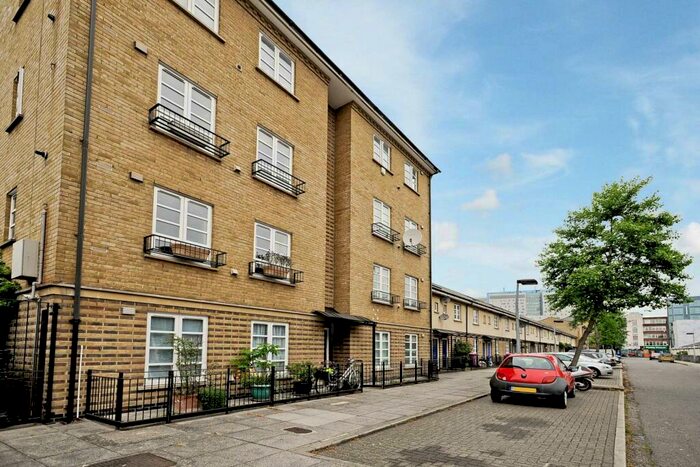 2 Bedroom Apartment To Rent In Hainton Close, Shadwell, E1