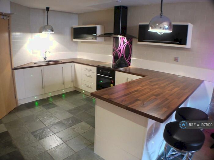 2 Bedroom Flat To Rent In Tariff Street, Manchester, M1