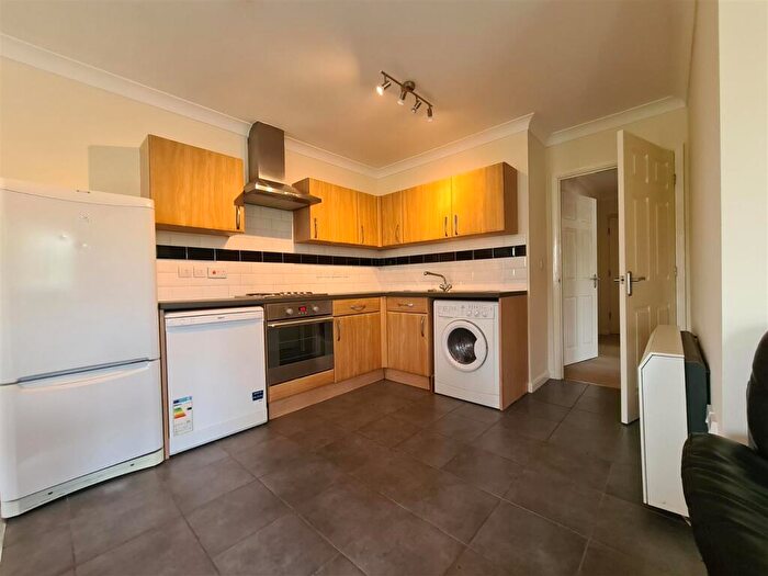 2 Bedroom Flat To Rent In Flat, Abbeyfields, Peterborough, PE2