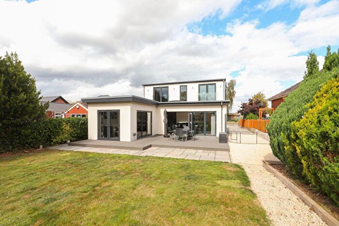 4 Bedroom Detached Bungalow For Sale In Station Road, Brimington, S43