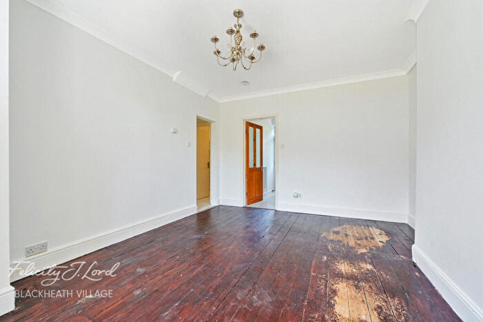 3 Bedroom Semi-Detached House For Sale In Paston Crescent, London, SE12