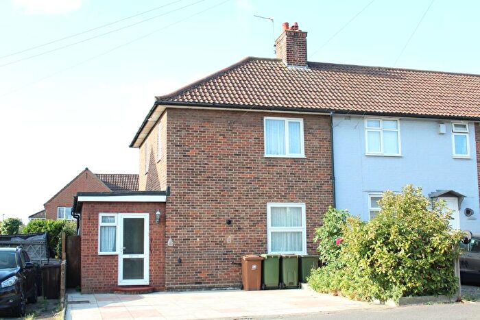 3 Bedroom End Of Terrace House For Sale In Middleton Road, Carshalton, SM5