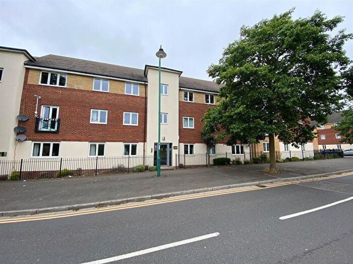 2 Bedroom Flat For Sale In Eagle Way, Hampton Centre, Peterborough, PE7