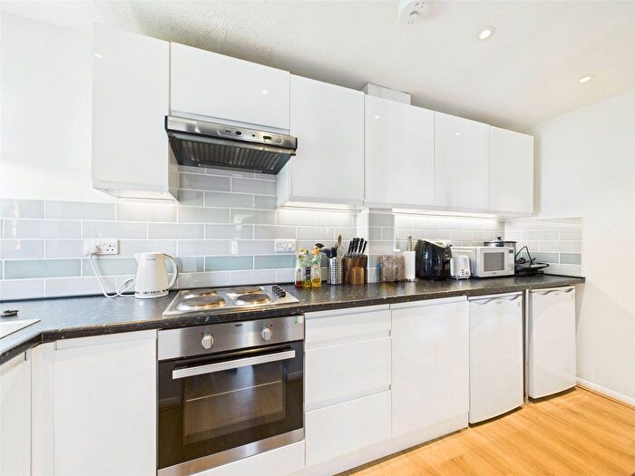 1 Bedroom Semi-detached House To Rent In Hyacinth Close, Hampton, TW12