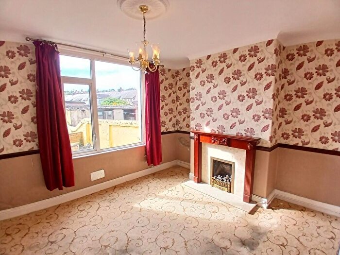 3 Bedroom End Of Terrace House For Sale In Bangor, Gwynedd, LL57