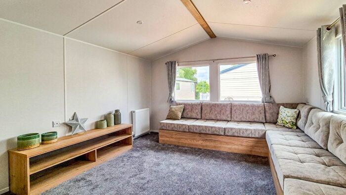 2 Bedroom Mobile/park Home For Sale In Rye Harbour Road, Rye Harbour, Rye, TN31
