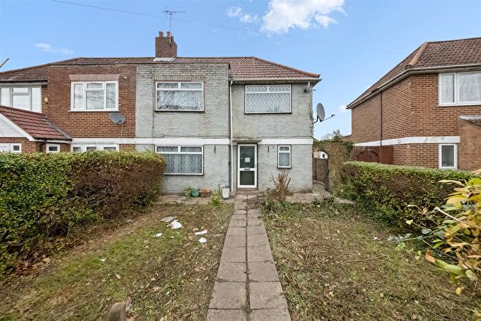 3 Bedroom Semi Detached House For Sale In Birchway, Hayes, UB3