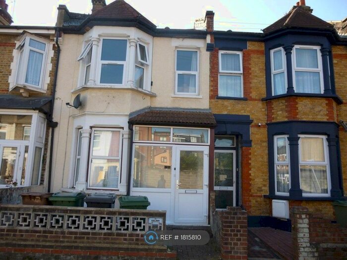 2 Bedroom Flat To Rent In Edinburgh Road, Walthamstow, E17