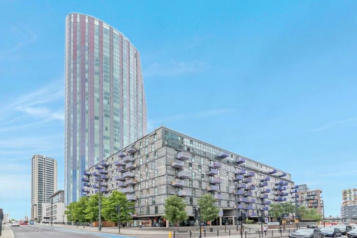 2 Bedroom Flat To Rent In High Street, Stratford, London, E15