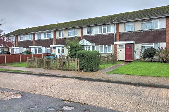 3 Bedroom Terraced House For Sale In Wheatcroft, Littlehampton, BN17