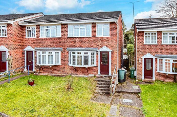 3 Bedroom End Of Terrace House For Sale In Eden Road, Totland Bay, Isle Of Wight, PO39