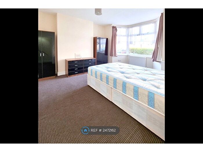 2 Bedroom Flat To Rent In Trevelyan Avenue, London, E12