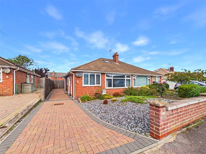 2 Bedroom Bungalow For Sale In Hildyard Close, Hardwicke, Gloucester, Gloucestershire, GL2