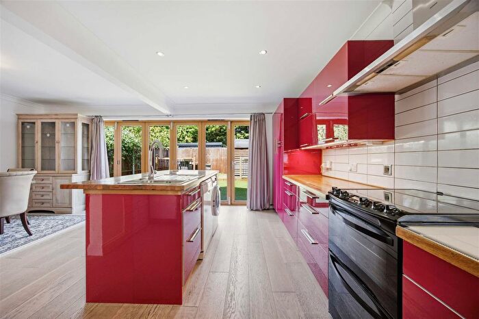 3 Bedroom Detached House For Sale In Orchard Close, Denham, UB9