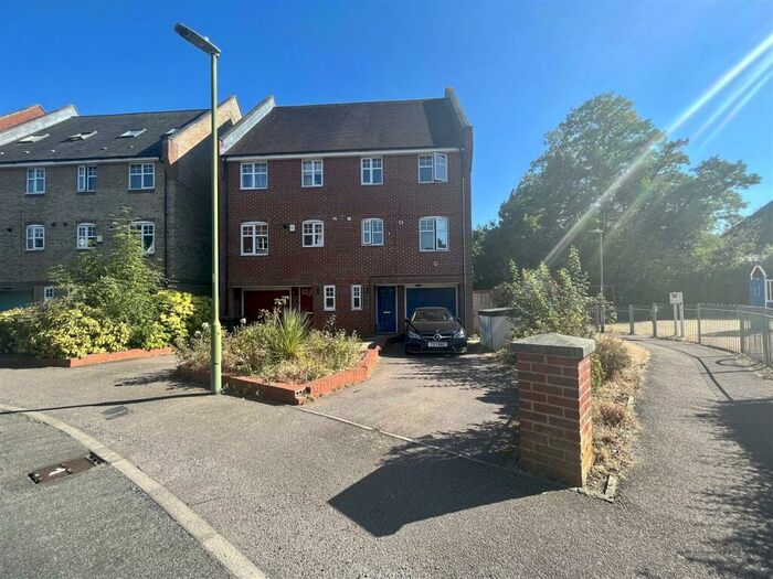 3 Bedroom House To Rent In Lilbourne Drive, Hertford, SG13