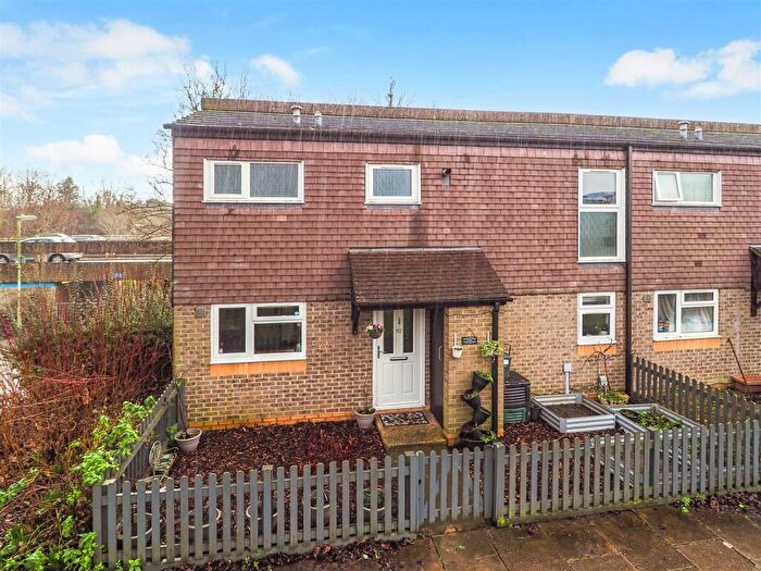 3 Bedroom End Of Terrace House For Sale In Pilgrims Way, Andover, SP10