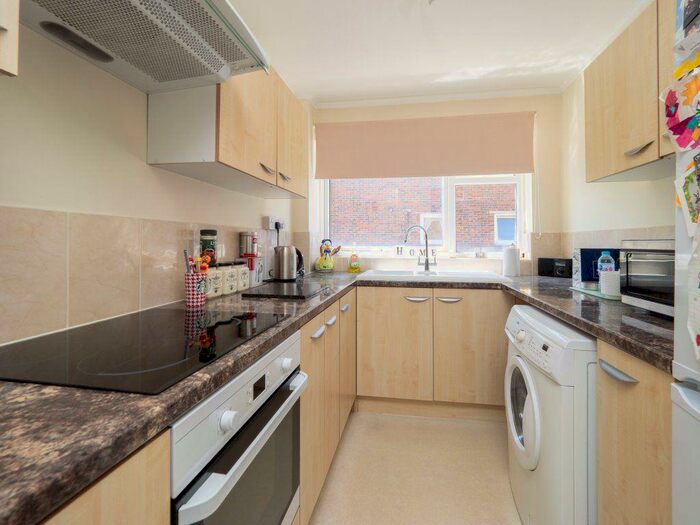 2 Bedroom Flat To Rent In Dymock House/wallington, SM6