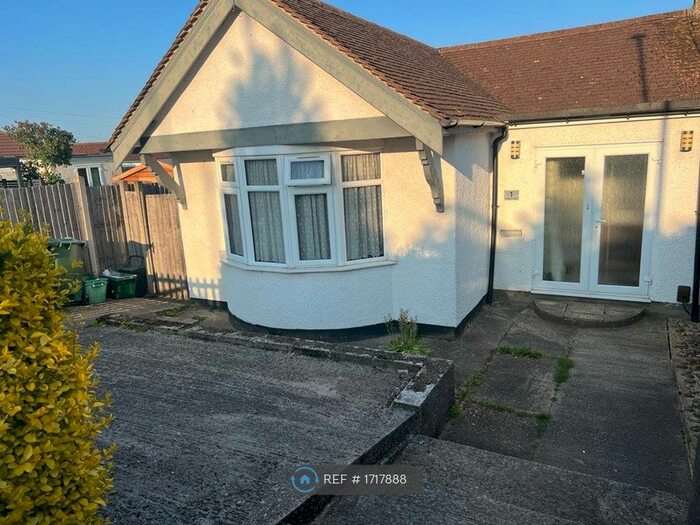 3 Bedroom Bungalow To Rent In Littlejohn Road, Orpington, BR5