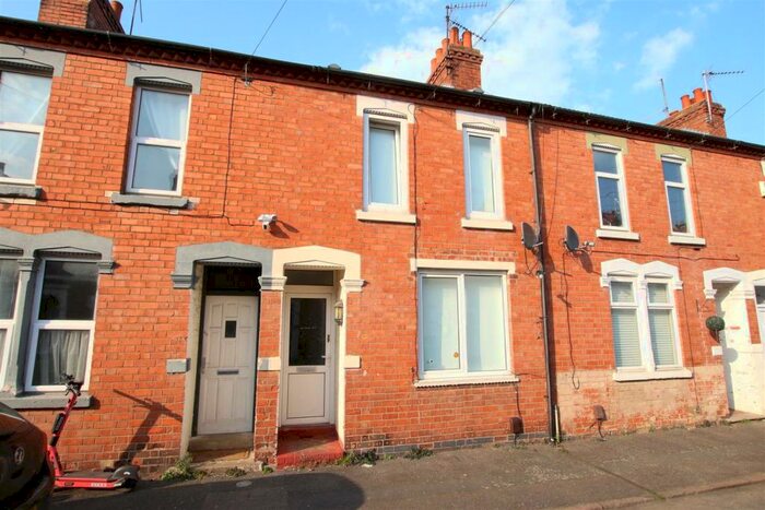 4 Bedroom House To Rent In Thirlestane Road, Northampton, NN4
