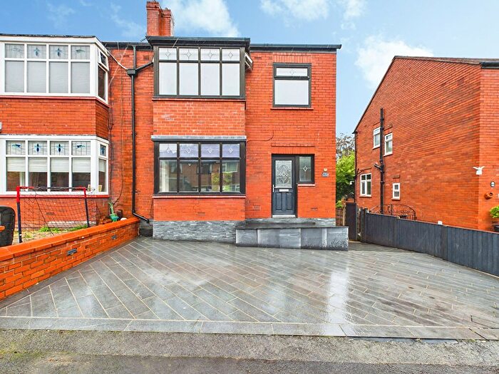 3 Bedroom Semi-Detached House For Sale In Dicconson Street, Wigan, WN1