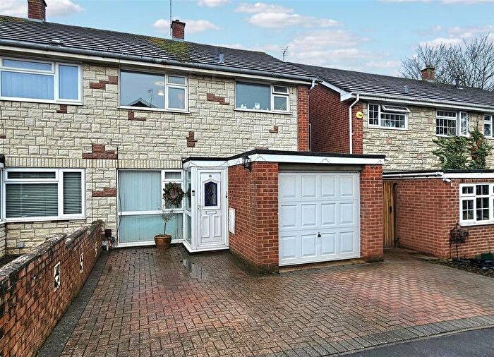 3 Bedroom Semi Detached House For Sale In Cheyney Close, Gloucester, GL4