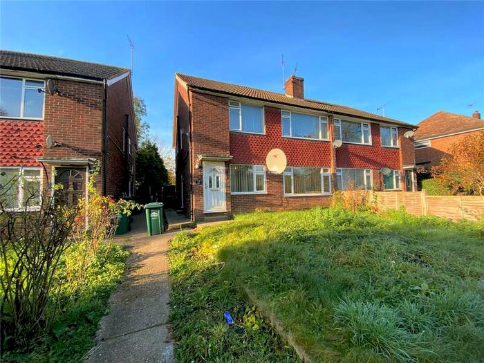 2 Bedroom Maisonette Flat To Rent In Meadow Court, Moor Lane, Staines-upon-thames, Surrey, TW18