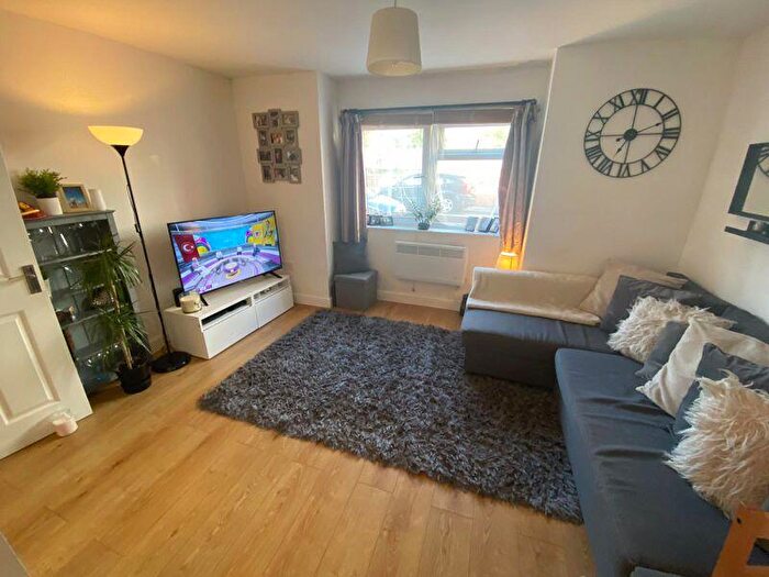 1 Bedroom Flat To Rent In Blackweir Terrace, Cardiff, CF10
