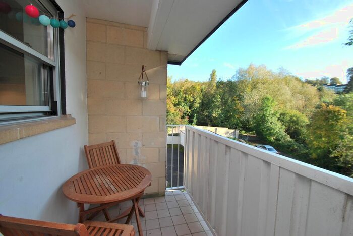 2 Bedroom Flat To Rent In Weston Park West, Bath, BA1
