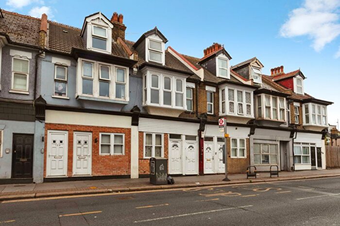 2 Bedroom Flat To Rent In Lower Addiscombe Road, Croydon, CR0