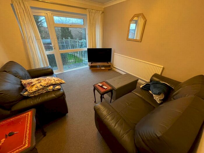 5 Bedroom Semi-Detached House To Rent In Westerham Close, Canterbury, CT2