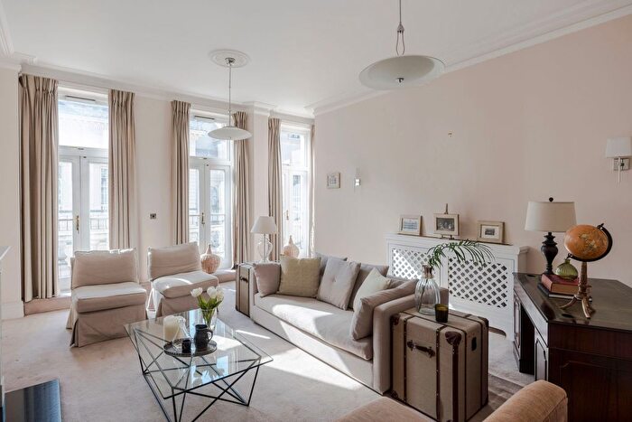 1 Bedroom Flat To Rent In Crusader House, Pall Mall, London, SW1Y