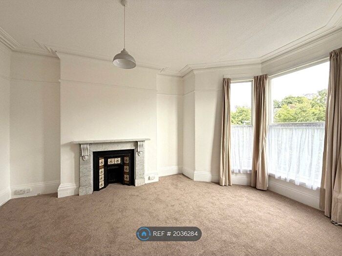 1 Bedroom Flat To Rent In Ermington Terrace, Plymouth, PL4