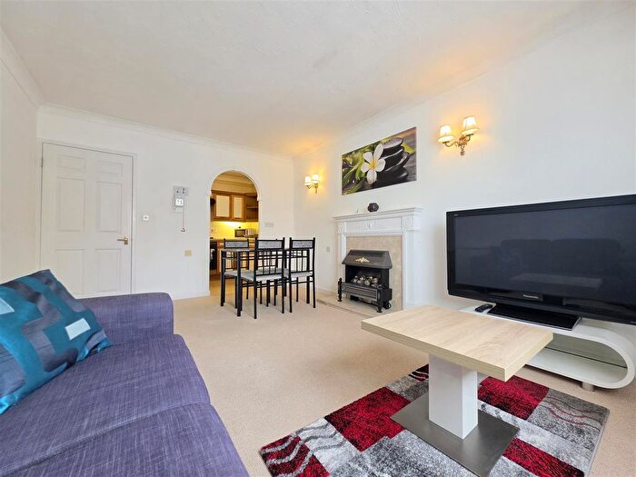 2 Bedroom Flat For Sale In Parkview Court, Brancaster Road, Ilford, IG2