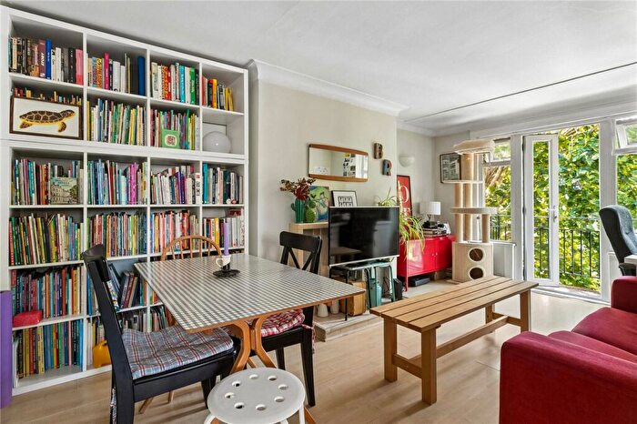 2 Bedroom Apartment For Sale In Northwold Road, London, United Kingdom, N16